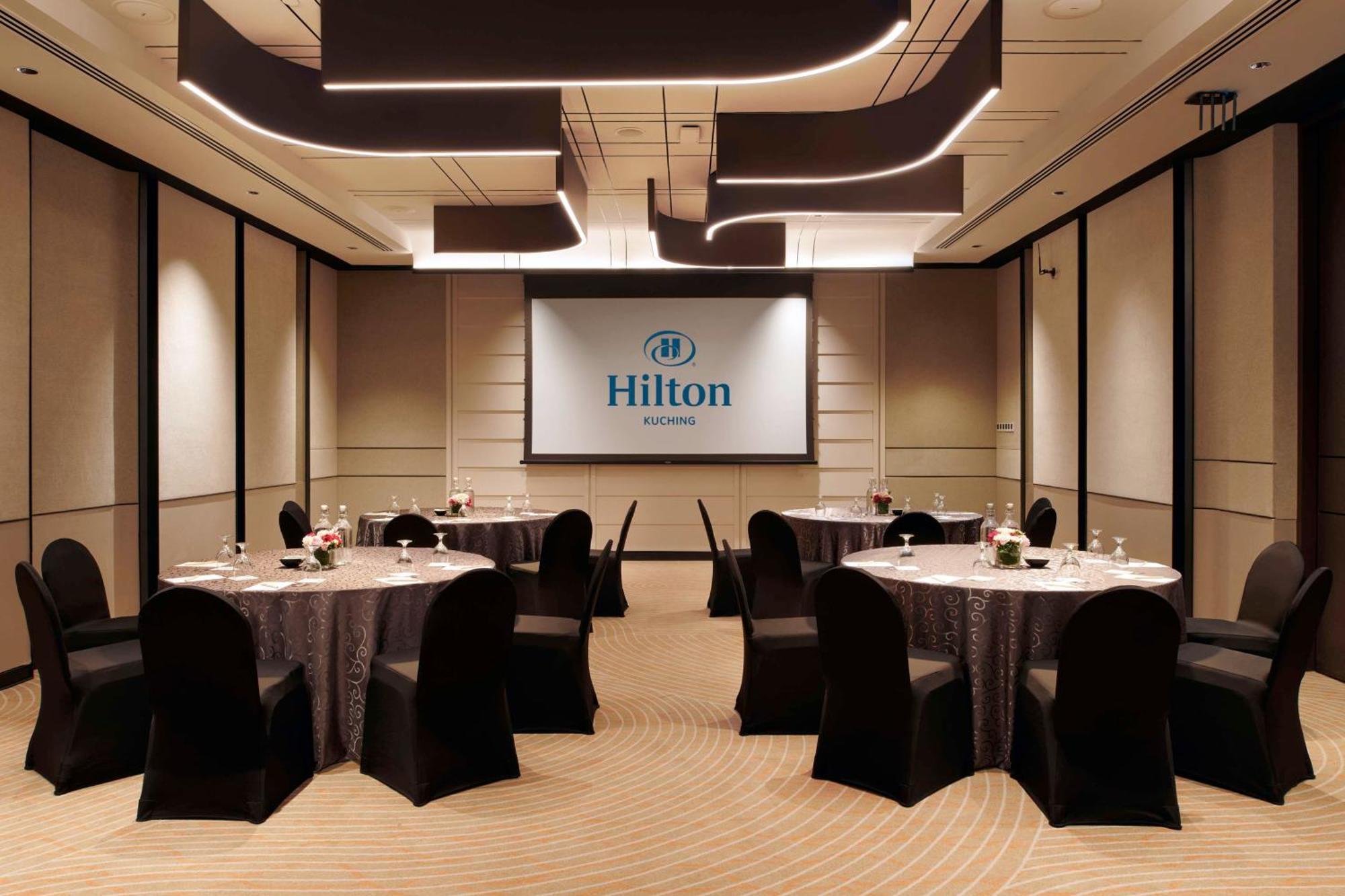 Hilton Kuching Hotel Exterior foto